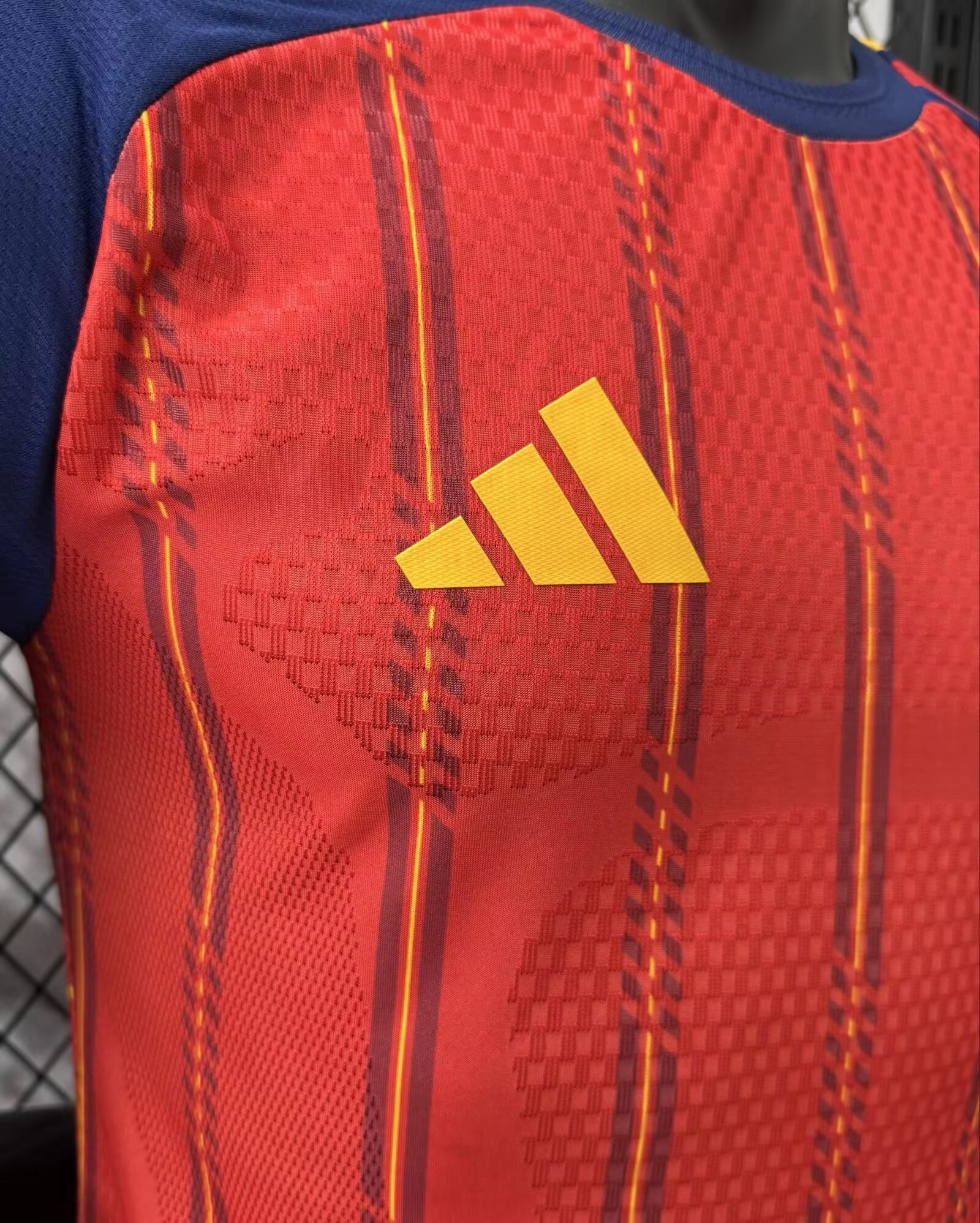 2026 Spain Home Fan Version Quick Dry Soccer Jersey - 图片 3
